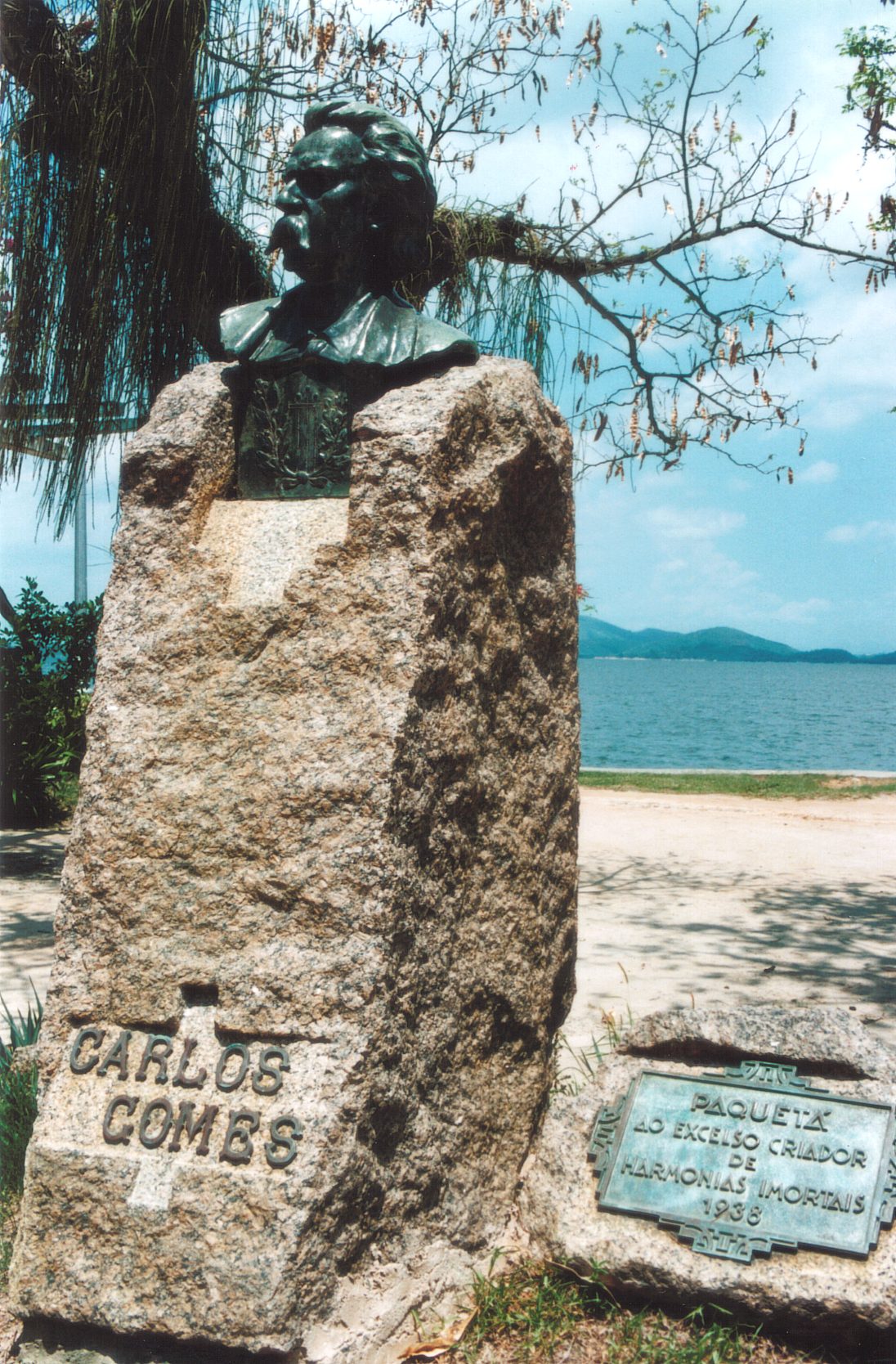 Busto de Carlos Gomes — Praça dos Tamoios