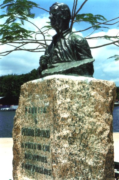 Busto de Pedro Bruno na praça que leva seu nome
